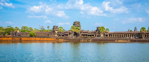 Fototapeta premium Gate of ancient temple complex Angkor Wat, Siem Reap, Cambodia.