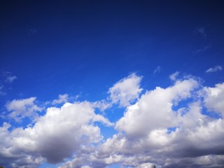 ARIMG0301_Fluffy clouds in the blue sky