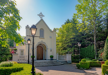 緑の中のチャペル