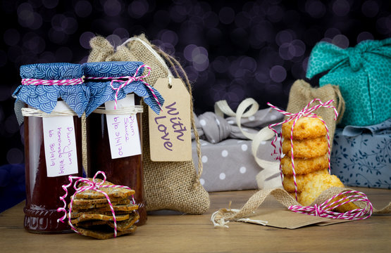 Authentic homemade jams and cookies with fabric gift bags and fabric wrapped gifts. Make, bake, recycle and reuse for sustainable giving for holidays and birthdays