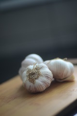 Garlic in a Chopboard