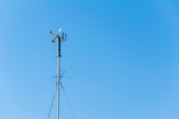 Measurement of wind direction in the form of an airplane.