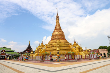 Fototapeta premium MANDALAY/MYANMAR(BURMA) - 29th July, 2019 : Aein Taw Yar Pagoda, Mandalay, Myanmar.