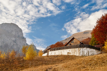Plakat old barn in autumn