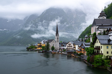 Fototapeta premium The famous fairytale European world herritage village Hallstatt, Austria on a rainy day.