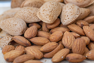  almonds and shelled almonds for health