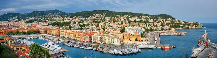 Papier Peint photo autocollant Villefranche-sur-Mer, Côte d’Azur Panorama du Vieux Port de Nice avec yachts, France