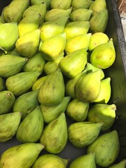 ripe figs