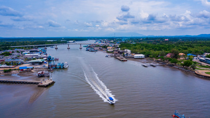 Obraz premium View of Pak Nam Prasae in Rayong province, Thailand. This area have many fisher village along the river.