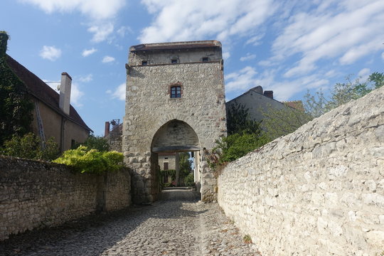 La porte d'Orient de Charroux