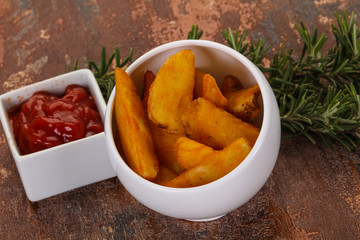 Fried potato slices
