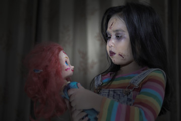 Girl with Chucky style dressing