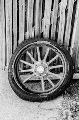 Old abandoned wagon wheel - 292225168