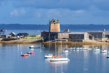 Camaret-sur-Mer, the Vauban tower in the harbor, in a beautiful french city in Brittany - obrazy, fototapety, plakaty