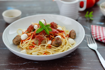 Spaghetti with meatballs and tomato sauce