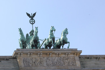Brandenburg gate (brandenburger tor) in Berlin, Germany © Luciernaga