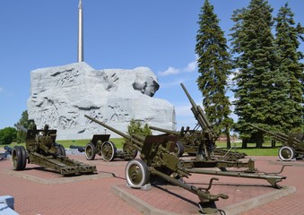 Monument to the defenders of the Brest Fortress. Guns of the Second World War.