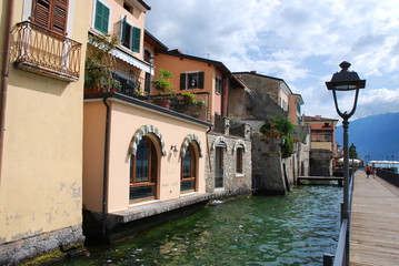 Fototapeta na wymiar Gargnano - eine Gemeinde die am Westufer des Gardasees liegt