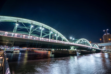 Fototapeta na wymiar 隅田川の風景　ライトアップした厩橋