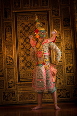Fototapeta premium Khon is art culture Thailand Dancing in masked Tos-sa-kan showed literature Ramayana. Khon is thailand culture and traditional