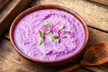 Red cabbage soup