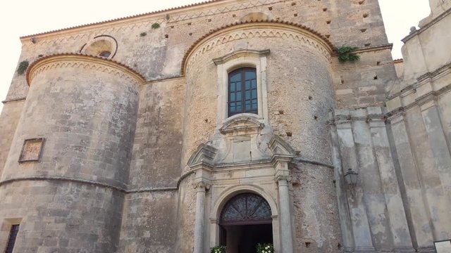 Gerace, un borgo pi&ugrave; bello d'Italia, in Calabria vicino la costa dei Gelsomini. Vista dei vicoli e delle chiese della citt&agrave;