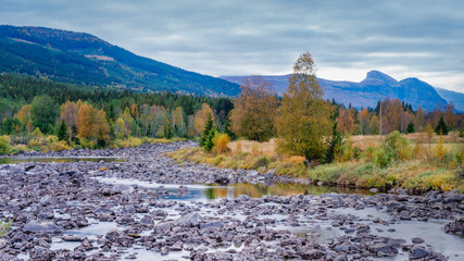 Masyw górski w okolicach Hemsedal w regionie, gminie Buskerud w Norwegii © Dreamnordno