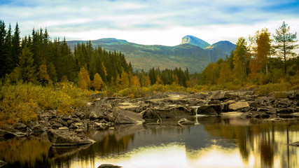 Fototapeta na wymiar Masyw górski w okolicach Hemsedal w regionie, gminie Buskerud w Norwegii