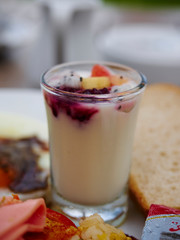 yogurt with berries