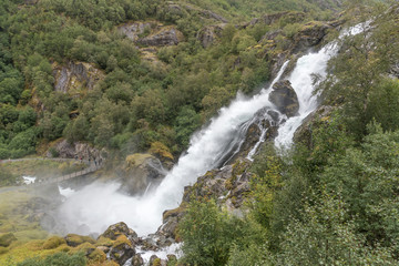 Fototapeta na wymiar Briksdalbreen Wasserfälle, Norwegen