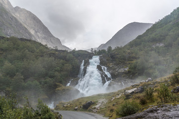 Fototapeta premium Briksdalbreen Wasserfälle, Norwegen