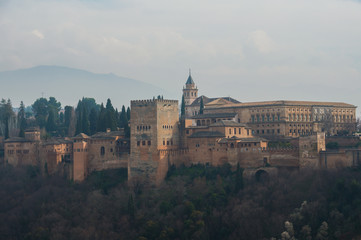Fototapeta na wymiar Alhambra de Granada vista desde el barrio del Albaicin.