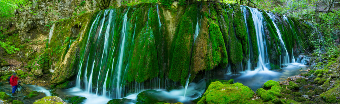 Tober&iacute;a falls, Andoin, Sierra Entzia Natural Park, Alava, Basque Country, Spain, Europe