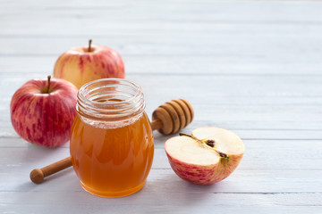 apple, honey, dipper, red, rosh, hashanah, year, jewish, new year, wooden, symbol, fruit, apples, judaism, season, religion, celebration, culture, background, cuisine, delicious, dessert, food, health