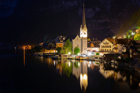 Hallstatt during the night