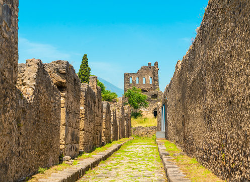 Ancient ruins of Pompei city, near Napoly, Italy.