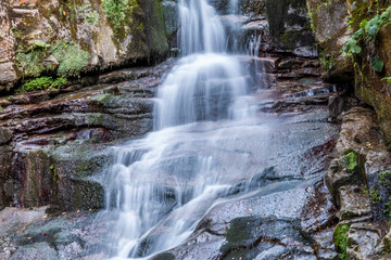 Obraz premium Zonguldak Eregli kayalidere waterfalls