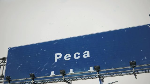 Airplane Landing Peca in Christmas