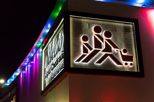 The new Super Chedraui Selecto Supermarket at Zona Hotelera in the evening