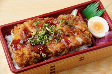 チキンカツ弁当