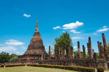 Fototapeta premium Sukhothai, Thailand - Apr 08 2018: Wat Sra Sri in Sukhothai Historical Park, Sukhothai, Thailand. It is part of the World Heritage Site - Historic Town of Sukhothai and Associated Historic Towns.