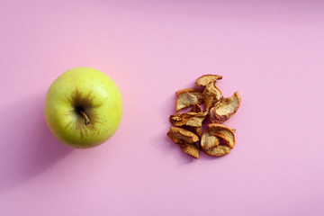 dried organic Apple slices, crispy Apple chips.