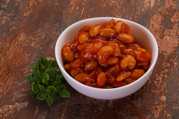 Baked kidney with tomato sauce