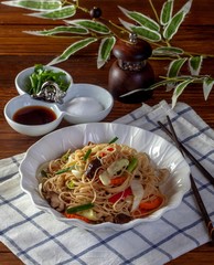 Stir fried noodles with vegetables