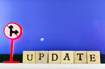 Schrift Update mit Update-Vorgang im Hintergrund bei der Konfiguration des Computers