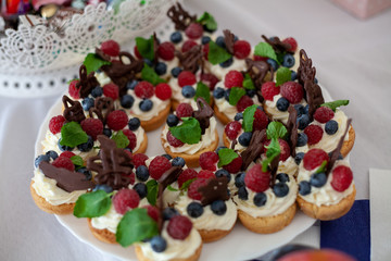 tartlets with quark filling and berries