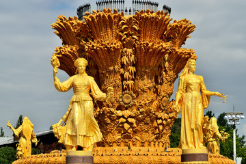 Moscow, Russia - august 12, 2019: The Peoples Friendship, Friendship of Nations, fountain with golden statues at VDNKh in Moscow