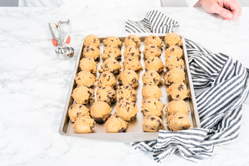 Baking cookies
