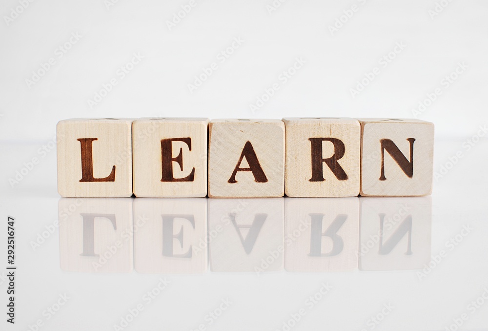 Fototapete word learn on white background with reflection.