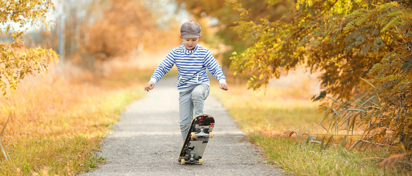 Junge Skateboard Images – Browse 1,080 Stock Photos, Vectors, and Video |  Adobe Stock